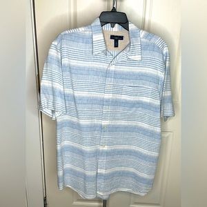 Brand Club Room. Size Large. Light blue/White Linen